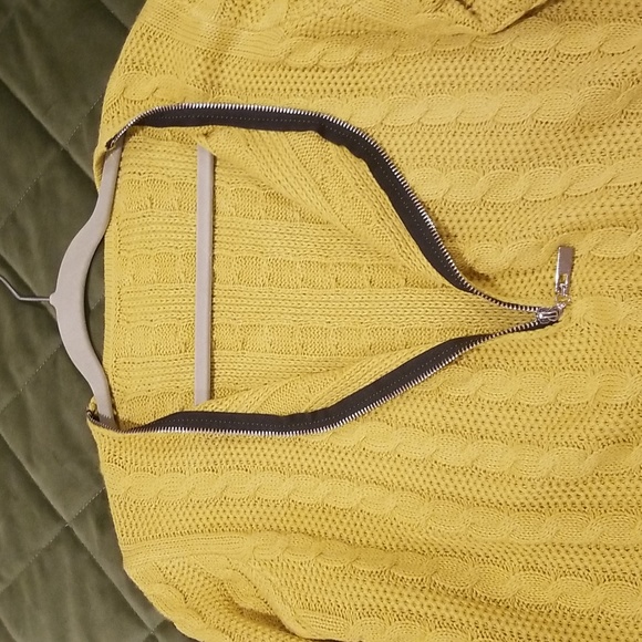 A beautiful yellow mustard knitted sweater - Picture 5 of 5